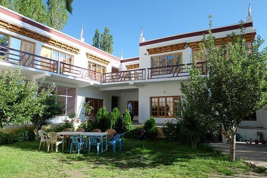 Goba Guest House Hundar Exterior photo